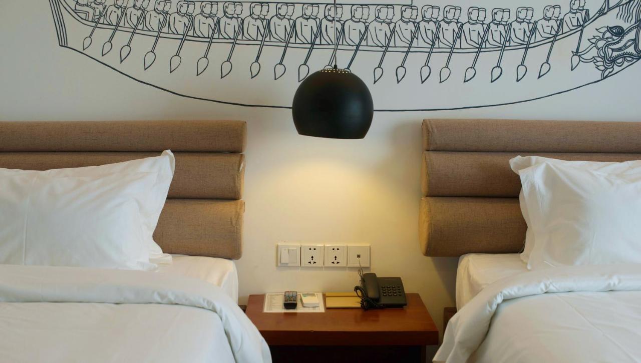 Almond Hotel Bassac River Πνομ Πενχ Εξωτερικό φωτογραφία