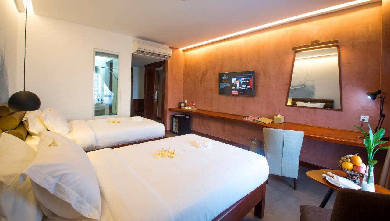Almond Hotel Bassac River Πνομ Πενχ Εξωτερικό φωτογραφία