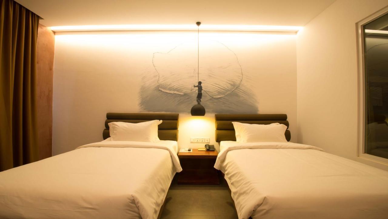 Almond Hotel Bassac River Πνομ Πενχ Εξωτερικό φωτογραφία